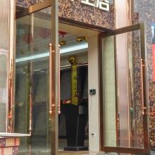 曲靖不锈钢门厂 曲靖市不锈钢酒店商铺大门、不锈钢地弹簧门推拉门定制批发J...